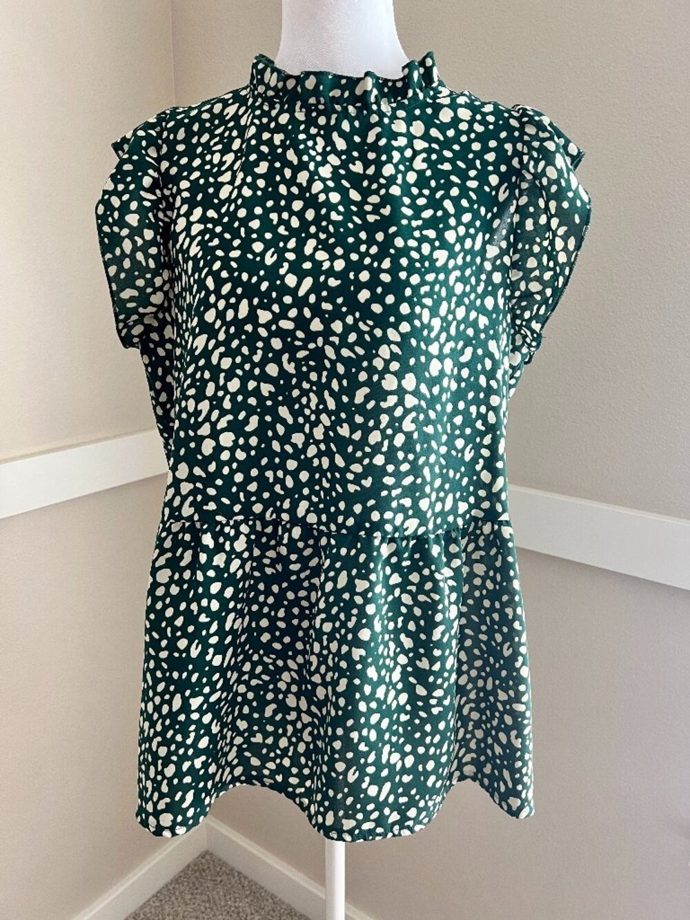 Angashion Green Leopard Print Ruffle Mock Neck Peplum Blouse - Size Medium - Picture 3 of 7
